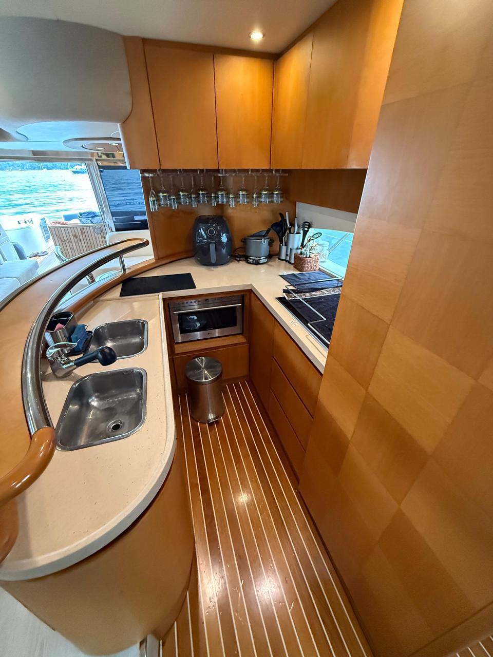 AZIMUT 680