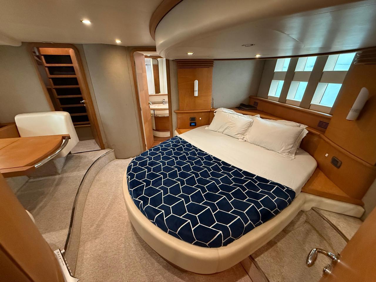AZIMUT 680