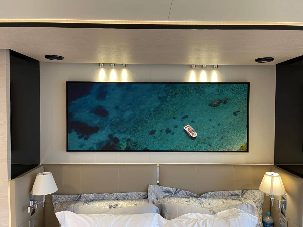 AZIMUT 83