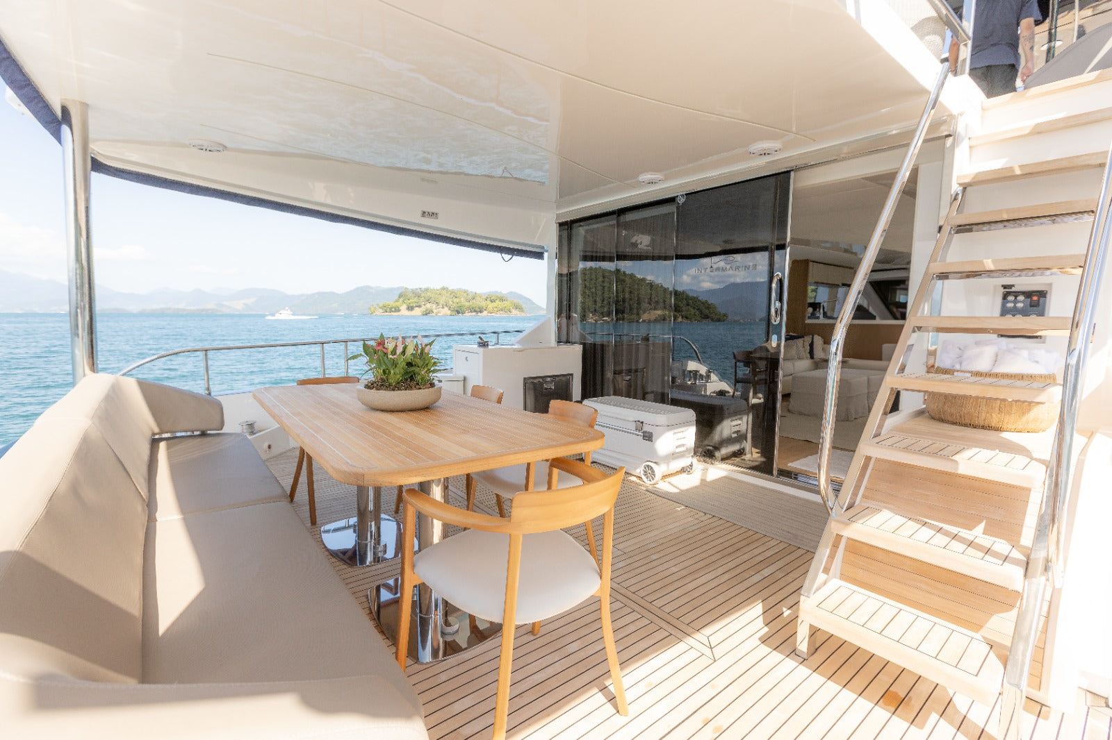 INTERMARINE 24M
