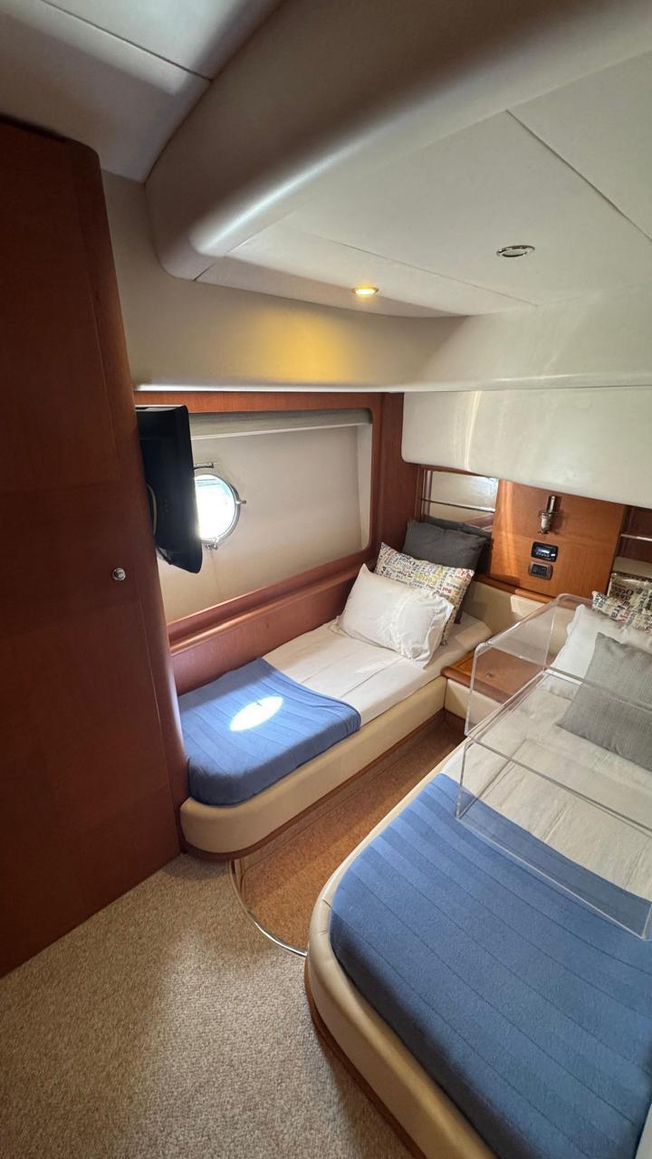 AZIMUT 680